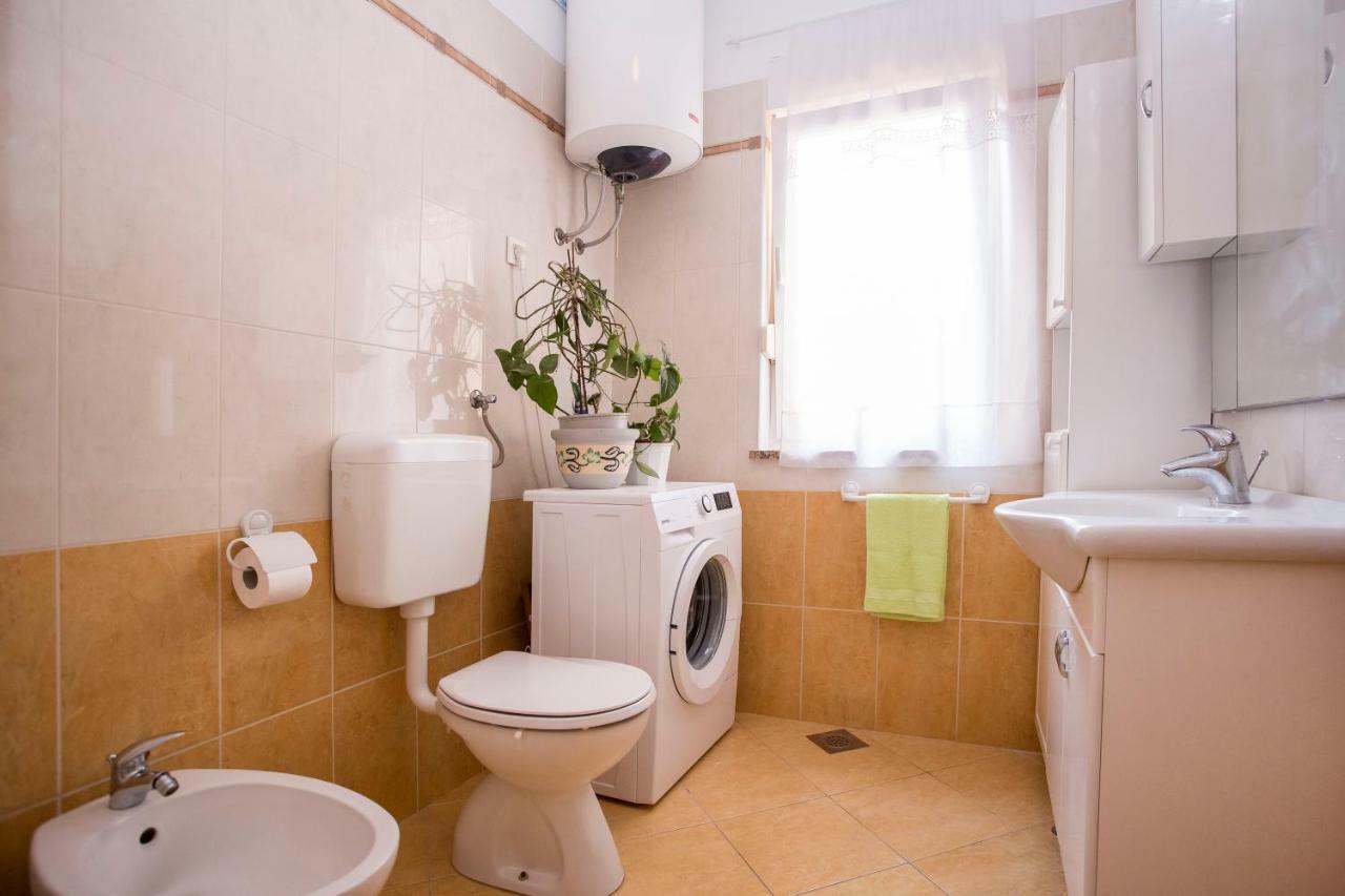 Apartment Beba ロヴィニ エクステリア 写真