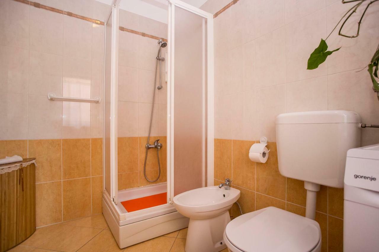 Apartment Beba ロヴィニ エクステリア 写真