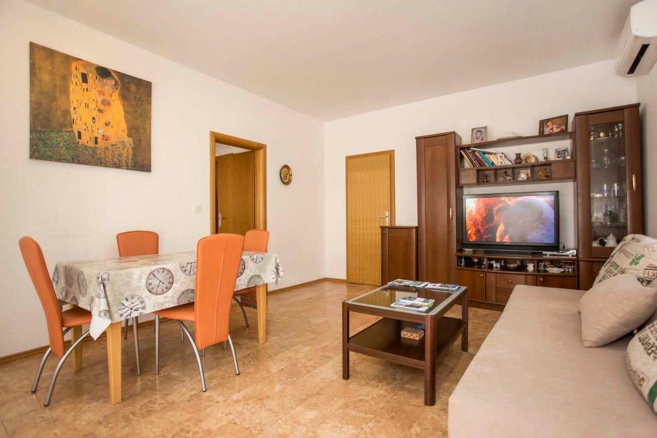 Apartment Beba ロヴィニ エクステリア 写真