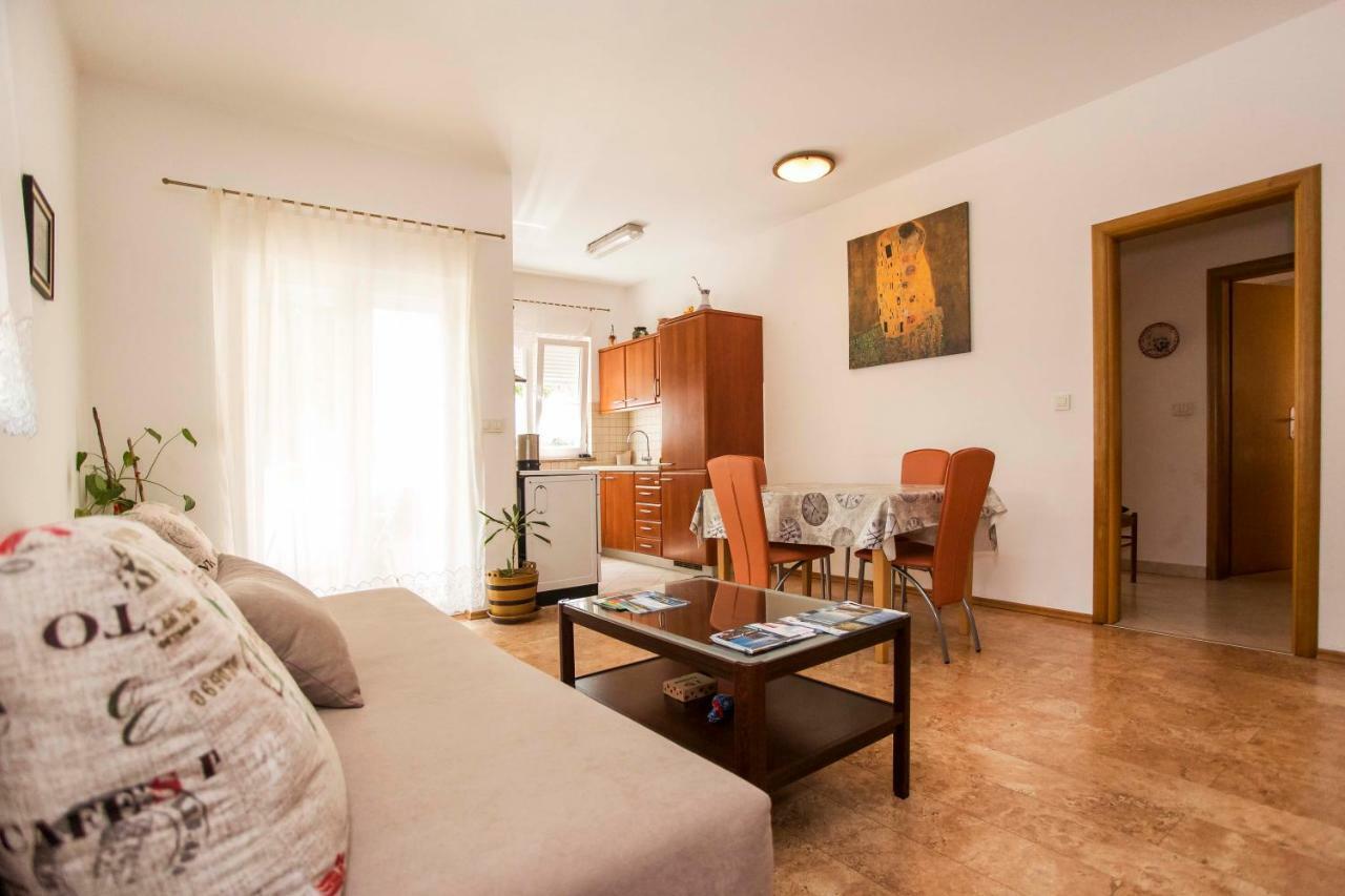 Apartment Beba ロヴィニ エクステリア 写真